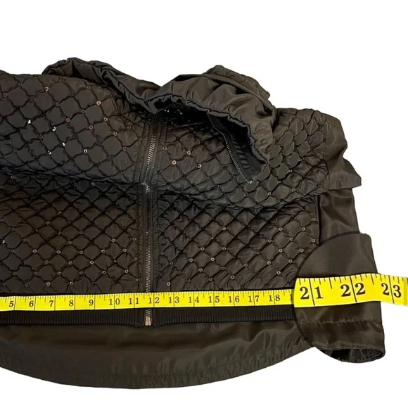 Elegant Black Quilted Vest for Women - Picture 9 of 12